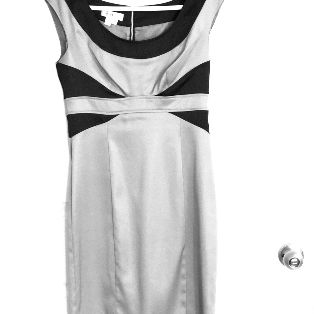 Classy grey and black dress for doin the business